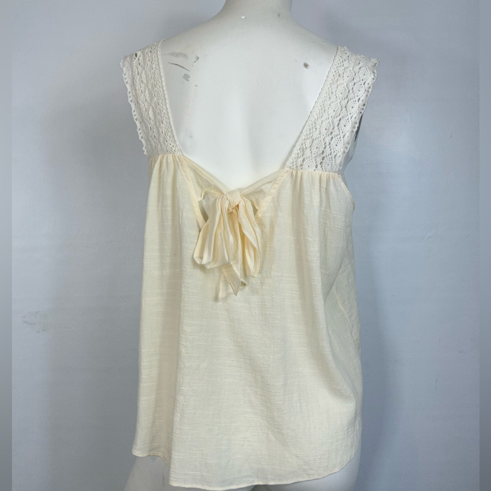 Madewell Top - Picture 2 of 4